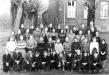 Oberklasse (5. bis 8.Schuljahr) 1949 in Sinthern
