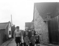 Geyen – 1955 auf dem Weg zur Schule