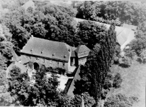 Deckblatt: Luftaufnahme der Geyener Junkerburg um 1920