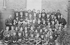 Schulklasse in Geyen