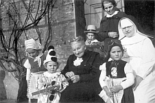 Karneval auf der Junkerburg 1935 in Geyen