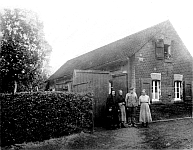 Haus der Familie Meusch in der heutigen Sintherner Stra&szlig;e (ehemals Dorfstra&szlig;e)