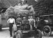 Getreideernte auf dem Paulsenhof in Geyen