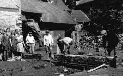 Bau des Pferdestalls auf dem Junkerhof